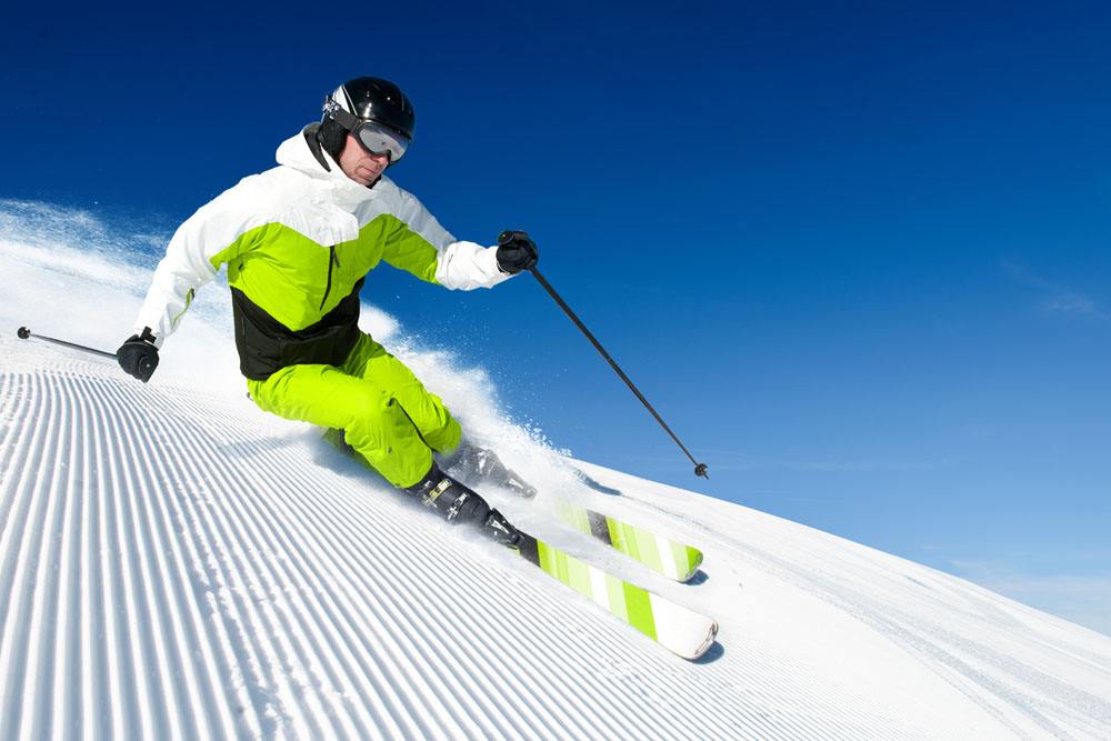 为什么专业滑雪服价格这么贵？企业团队找滑雪服厂家定制有什么优势？