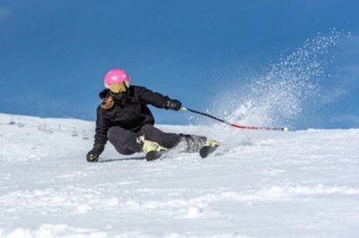滑雪服可以代替羽绒服吗？